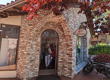 california/carmel-by-the-sea/shop/ms-fabulous