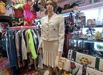 washington/tacoma/shop/lil-french-flea-market