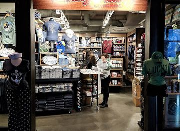 illinois/chicago/shop/making-history-chicago