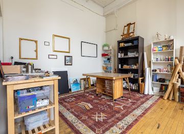 connecticut/hartford/shop/free-hart-closet