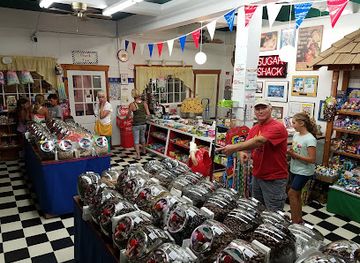 iowa/iowa-great-lakes/shop/central-emporium