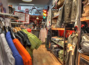 france/nantes/ile-de-nantes/shop/custom-legend