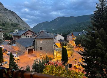 spain/aiguestortes-i-estany-de-sant-maurici-national-park/shop/casa-del-parc-nacional-d-espot