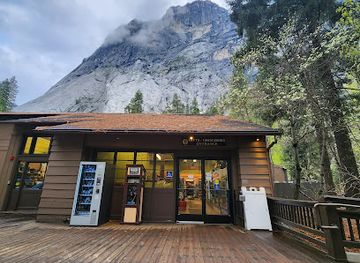 california/yosemite-national-park/shop/curry-village-gift-and-grocery