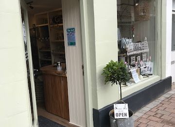 united-kingdom/morayshire/shop/finishing-touches-by-isobel