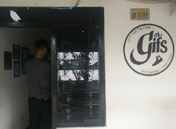 indonesia/surabaya/shop/the-gifs-surabaya-1st-store