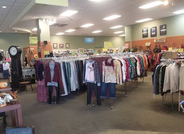 michigan/muskegon/shop/dibs-on-resale