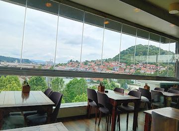 bosnia-and-herzegovina/tuzla/shop/trzni-centar-sjenjak