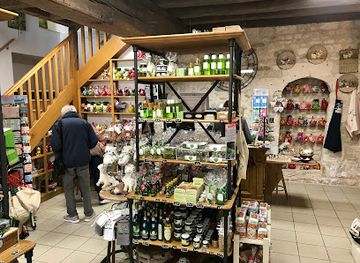 france/poitou-charentes/shop/la-galerie-de-la-coutume