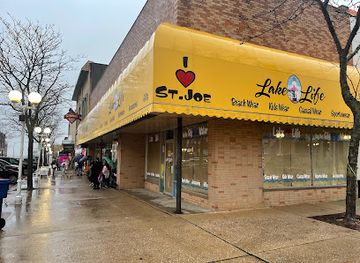 michigan/st-joseph/shop/lake-life