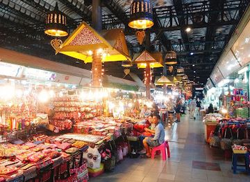 thailand/lanna/shop/ploen-ruedee-night-market