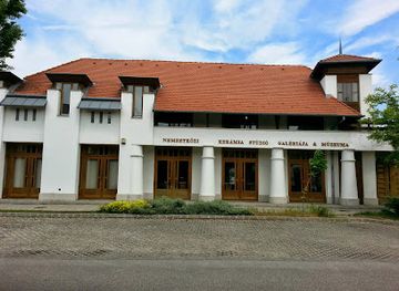 hungary/kiskunsag/shop/nemzetkozi-keramia-studio