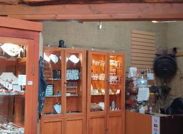 chile/pucon/shop/artesanias-piedra-cruz-chile