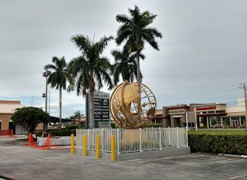 florida/fort-lauderdale-beach/shop/plaza-del-mar-shopping-center