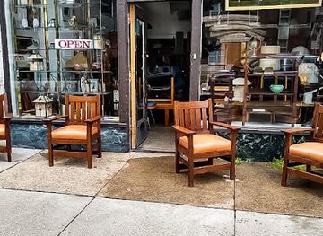 kentucky/louisville/old-louisville/shop/dreamlight-antiques