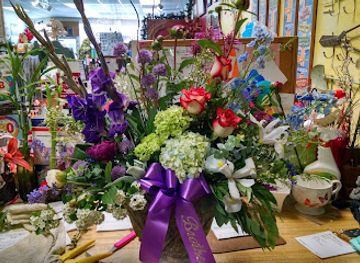 north-dakota/lake-metigoshe-state-park/shop/turtle-mountain-floral-gifts