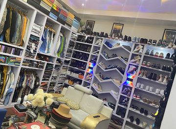 ghana/kusaug/shop/kwaku-showboy-boutique