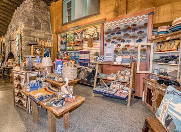 wyoming/yellowstone-national-park/shop/grant-village-general-store