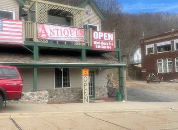 iowa/yellow-river-state-forest/shop/unique-antiques