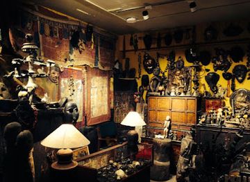 nepal/langtang-valley/shop/blue-moon-curio-shop