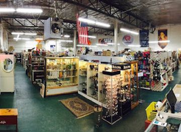 massachusetts/pioneer-valley/shop/yankee-flea-market
