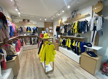 france/normandy-beaches/shop/kids-around-deauville