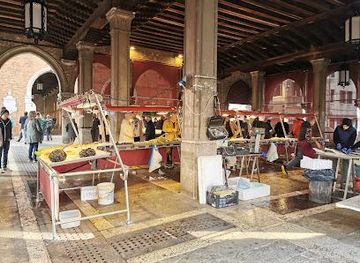 italy/venice/shop/rialto-market