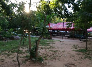 paraguay/ypacarai-lake/shop/feria-coruja-bijou