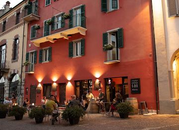 italy/langhe/shop/enoteca-la-cantinetta-di-barun