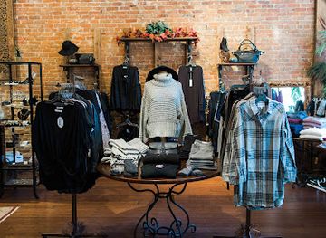 new-york/saratoga-springs/shop/lucia