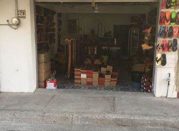 mexico/puerto-vallarta/shop/huaracheria-corona