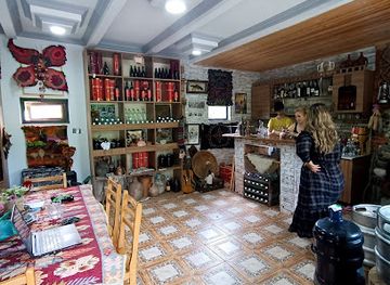 georgia/racha-lechkhumi-and-kvemo-svaneti/shop/wine-house-khvanchkara
