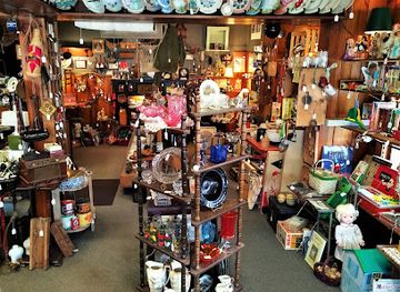 missouri/hannibal/shop/aunt-polly-s-treasures