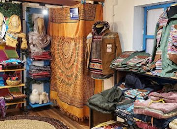 ecuador/otavalo/shop/alternativa-souvenirs-otavalo