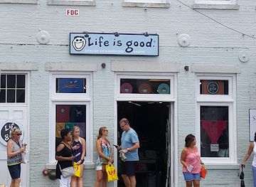 south-carolina/charleston-area-beaches/shop/life-is-good