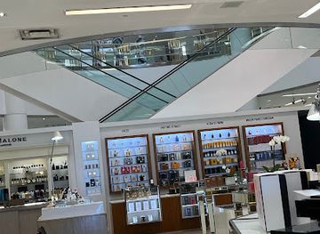 california/colorado-desert/shop/saks-fifth-avenue