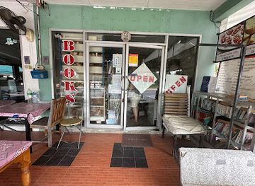 thailand/phuket/rawai/shop/second-hand-books