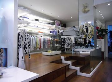 spain/girona/eixample/shop/boutique-paris