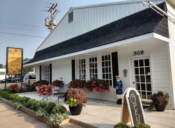 wisconsin/great-river-road/shop/harbor-hill-general-store