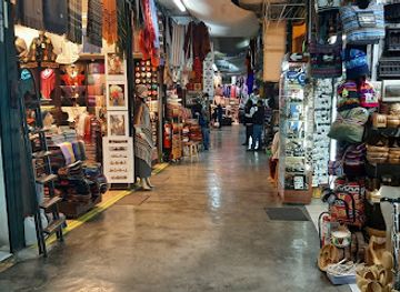 peru/alpamayo-circuit/shop/miraflores-indian-market