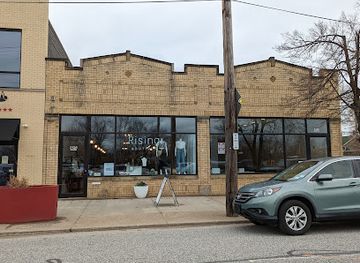 ohio/cleveland/shop/rising-boutique
