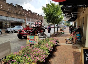alabama/tennessee-valley/shop/clinton-row