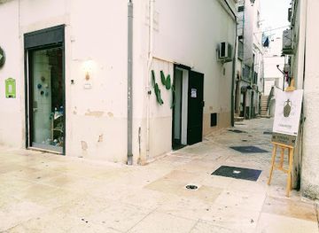 italy/apulia/shop/radici-ceramiche-e-living