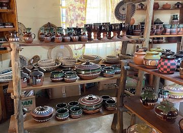 botswana/kalahari-desert/shop/gabane-pottery
