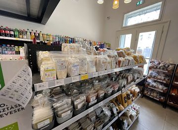 hungary/nyiregyhaza/shop/hova-tunt-sanyi-elelmiszerbolt-reggelizo-es-kavezo