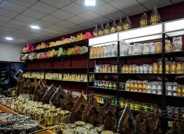 myanmar-burma/kyaiktiyo/shop/khitkyaemone-art-sculpture-and-handicraft-shop-phyu