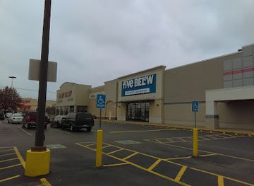 tennessee/clarksville/shop/austin-square-shopping-center-entrance