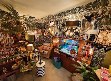 germany/dusseldorf/altstadt/shop/vintage-galerie-vaseline