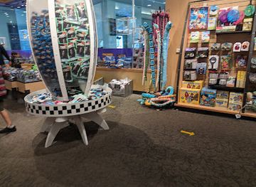 california/los-angeles/shop/explorastore