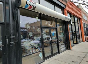 illinois/chicago/wicker-park/shop/transit-tees